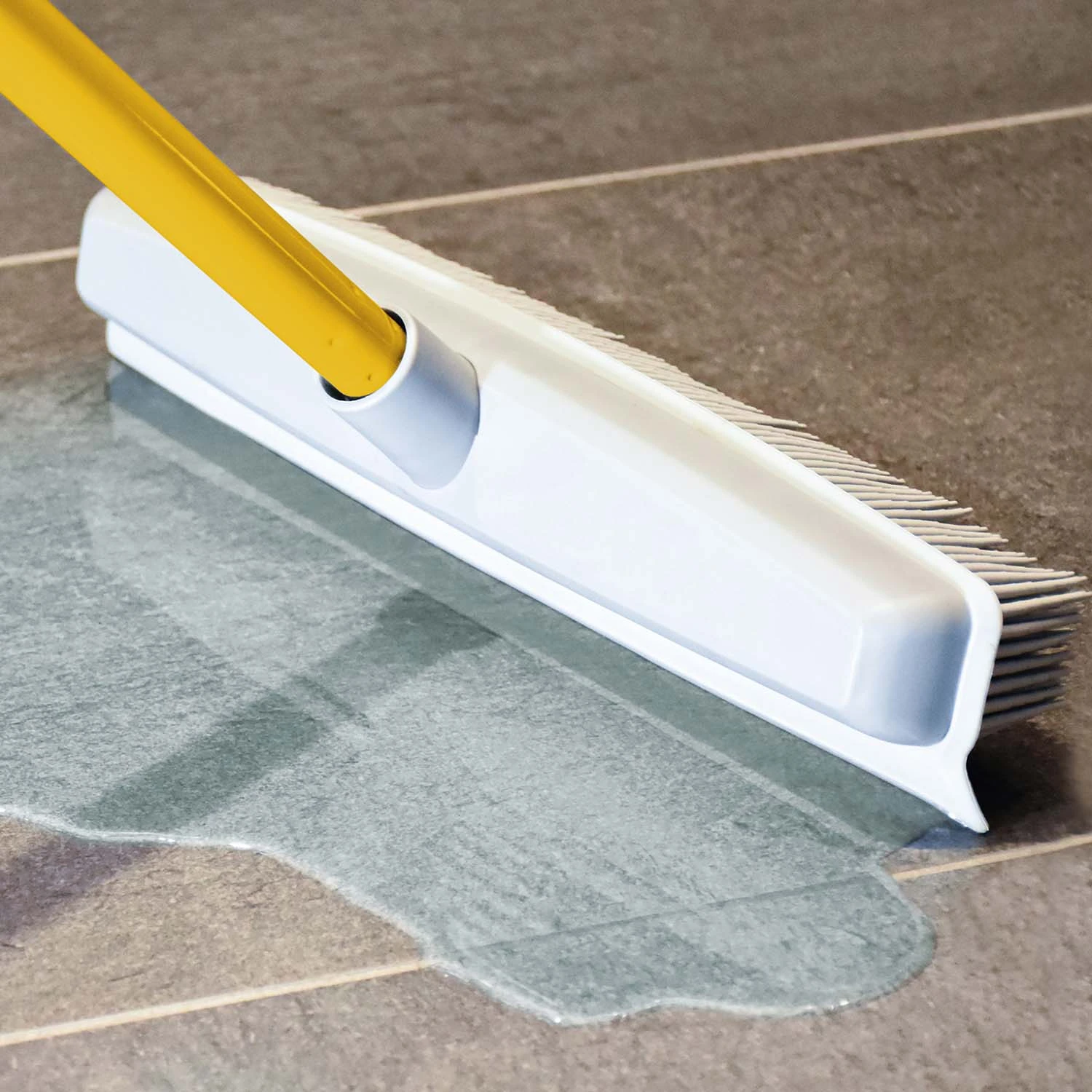 APEX RUBBER BROOM - Image 3