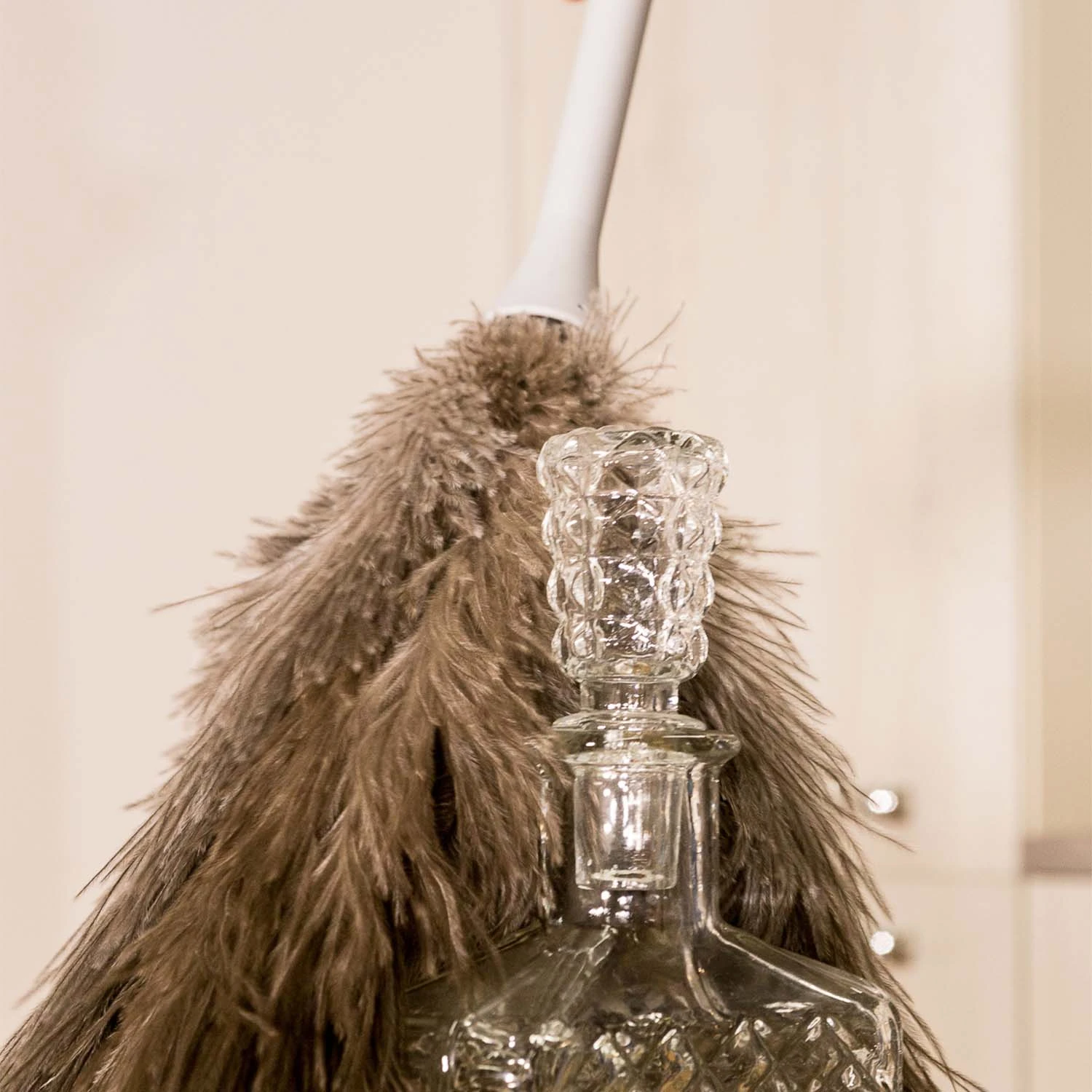 APEX OSTRICH FEATHER DUSTER  27 x 27 x 50cm - Image 3