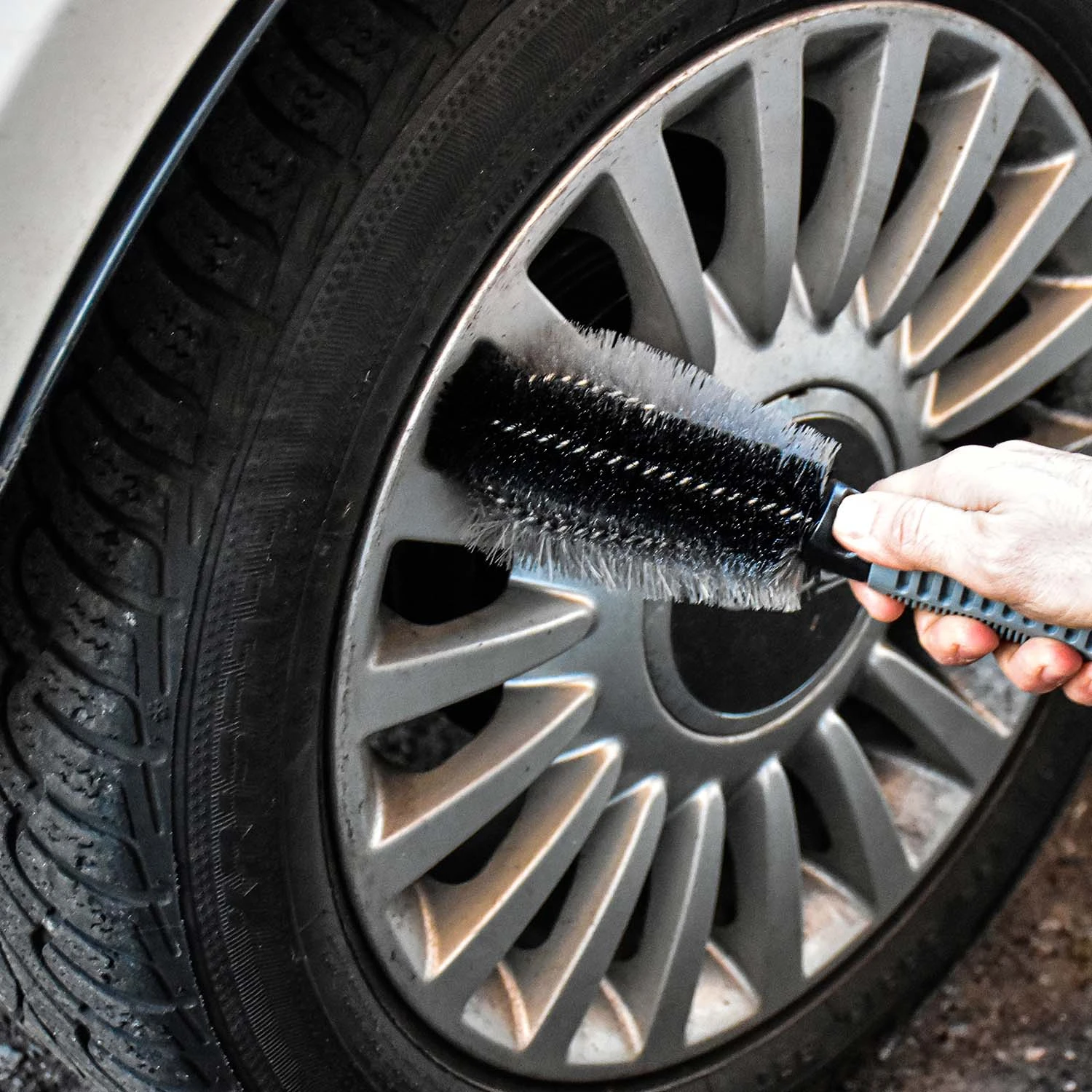 APEX CAR WHEEL CLEANING BRUSH  25,5 x 8 x 8CM - Image 2