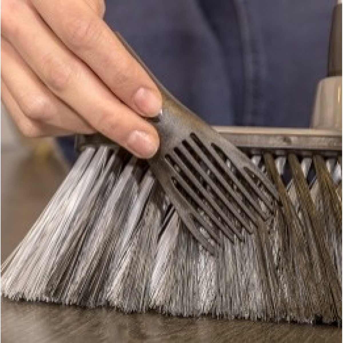 APEX X BROOM WITH TELESCOPIC HANDLE PLUS - Image 3