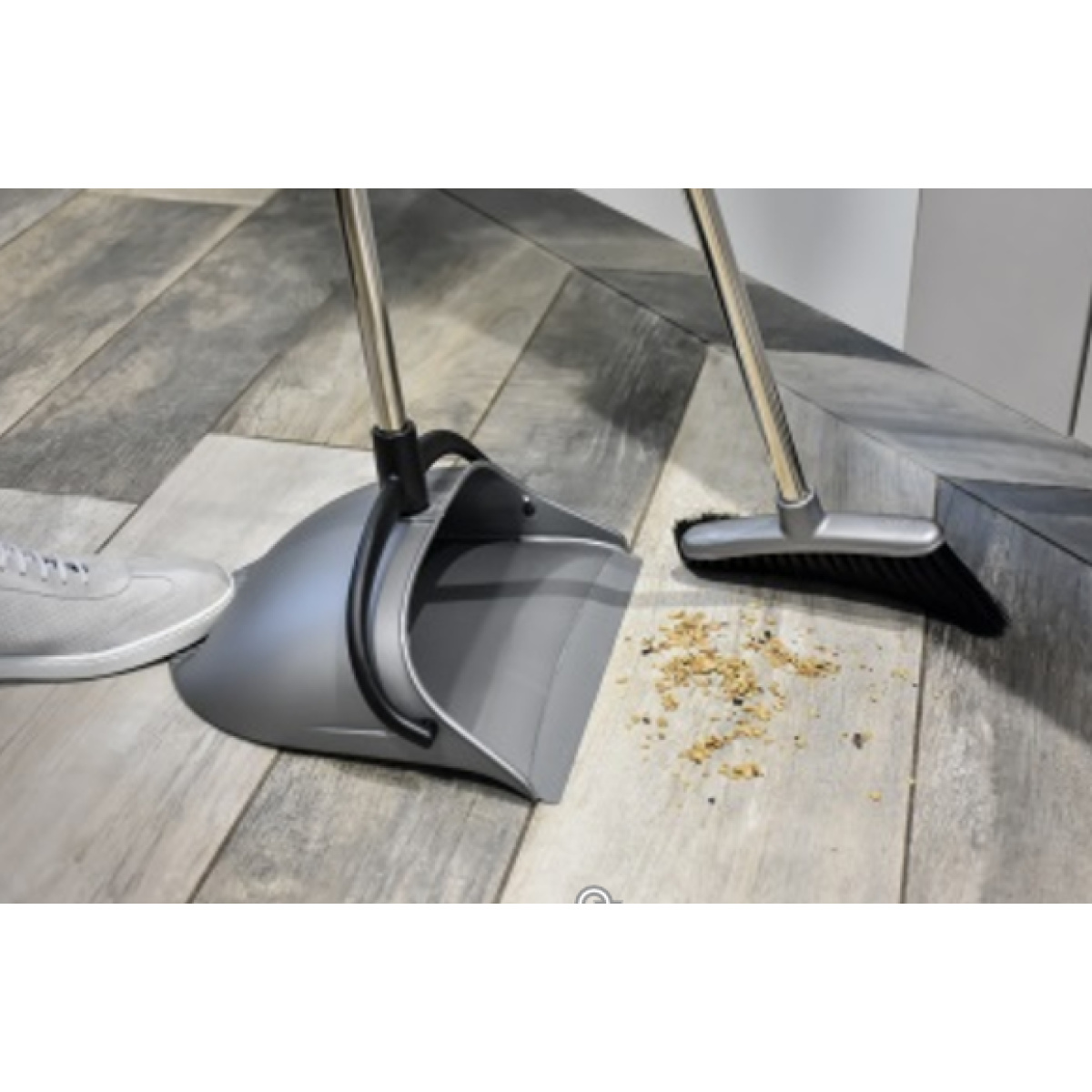 APEX FOLDING DUCK DUSTPAN PLUS  27 x 27 x 90 CM - Image 3