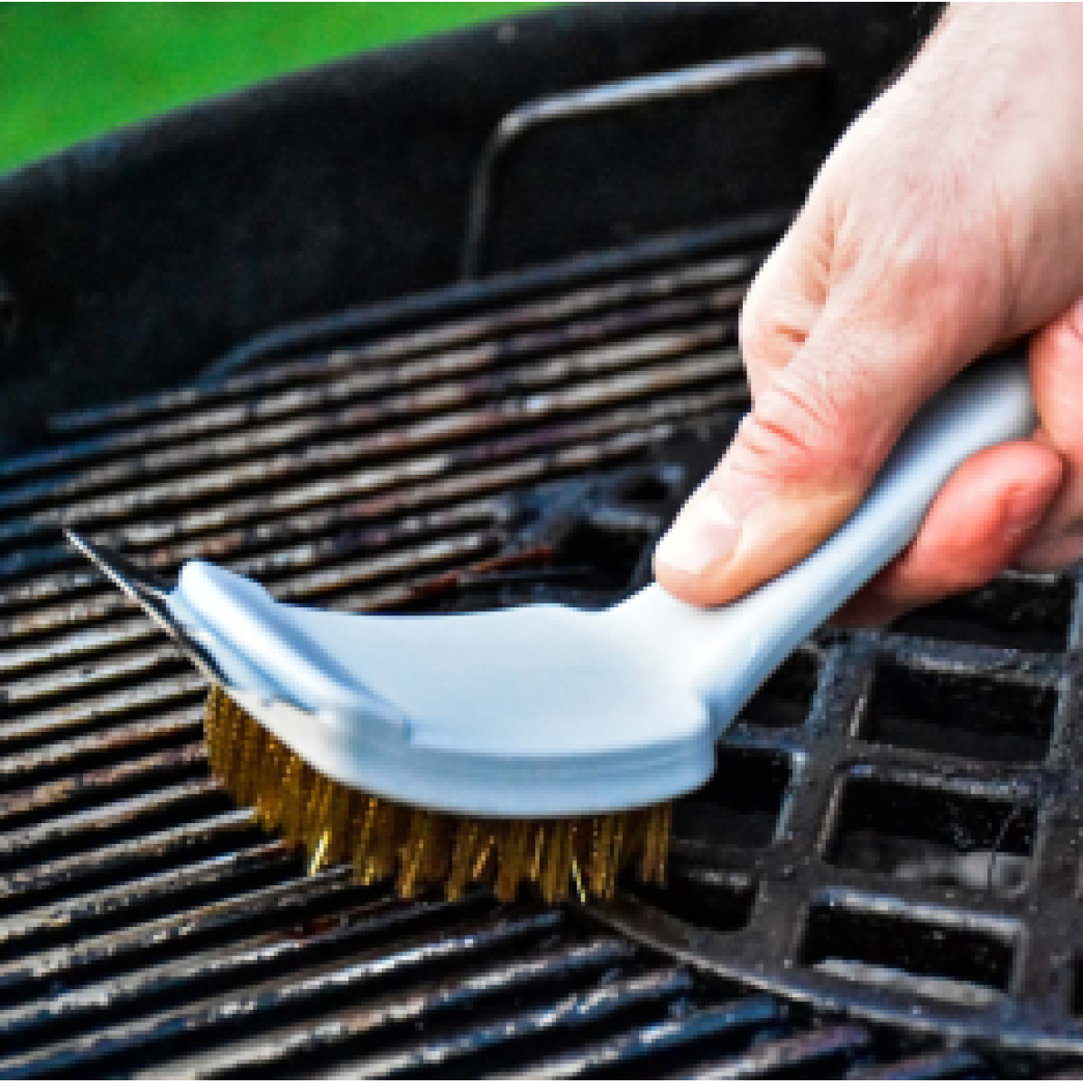 APEX BRASS BARBECUE BRUSH  27 x 8 x 8cm - Image 2
