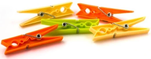 PLASTIC CLOTHES PEGS 24pcs - Image 2