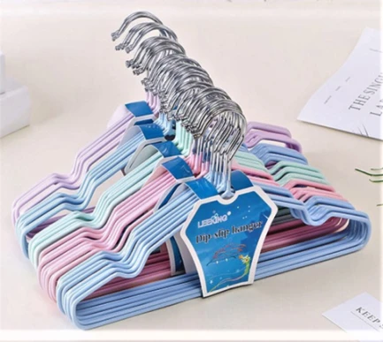 METAL/PVC HANGERS 10pcs - Image 1
