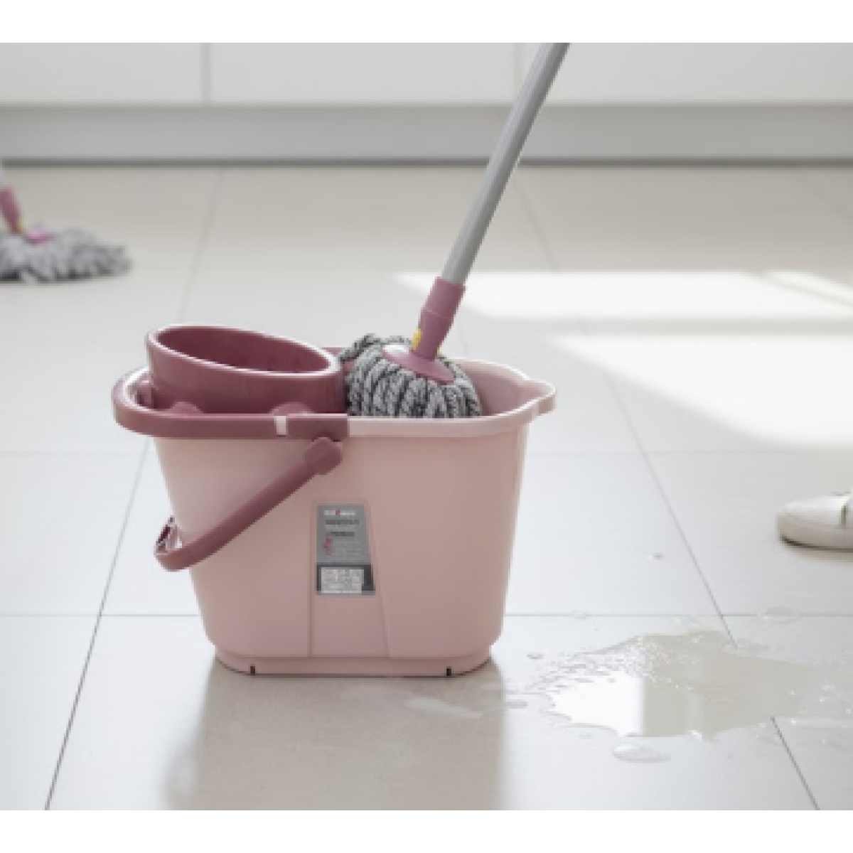 COSBRO FLOOR MOP BUCKET WITH WEELS - Image 3